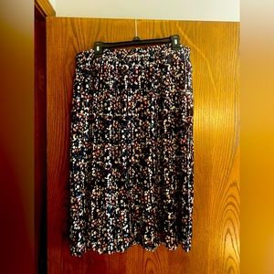 Patterned navy skirt